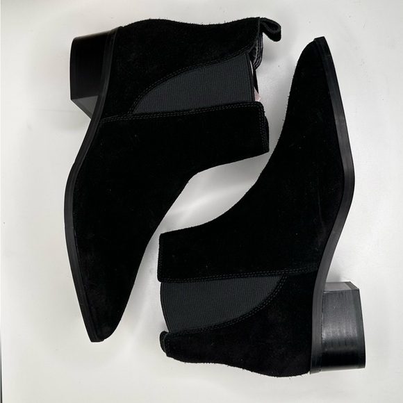New Marc Fisher Black Suede Pointed-Toe Ankle Boots Slip-On Fall/Winter Size 6 - Picture 6 of 14